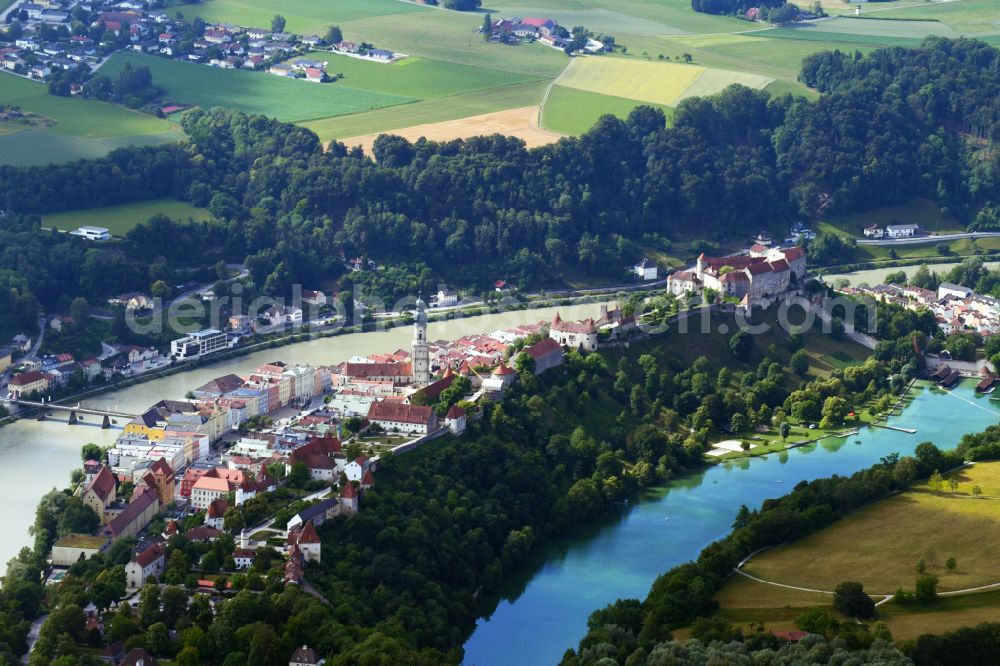 Aerial image Burghausen - City view on the river bank of Salzach in Burghausen in the state Bavaria, Germany