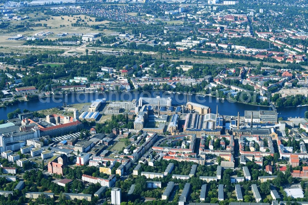 Berlin from the bird's eye view: City view on the river bank of Spree River in the district Schoeneweide in Berlin, Germany