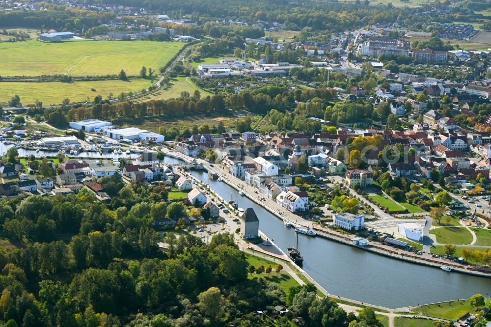 Aerial photograph Ueckermünde - City view on the river bank in Ueckermuende in the state Mecklenburg - Western Pomerania, Germany