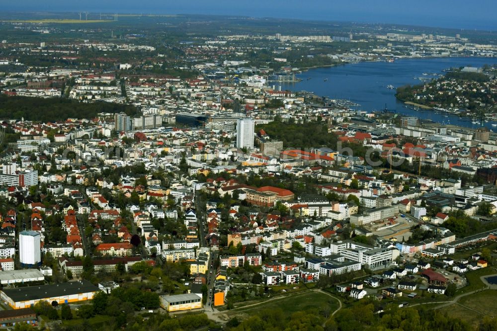 Aerial photograph Rostock - City view on the river bank of Warnow in Rostock in the state Mecklenburg - Western Pomerania, Germany