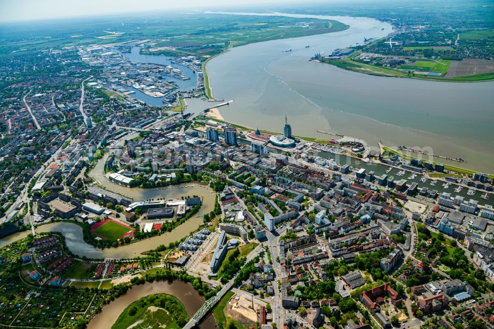 Aerial image Bremerhaven - City view on the river bank Weser in Bremerhaven in the state Bremen, Germany