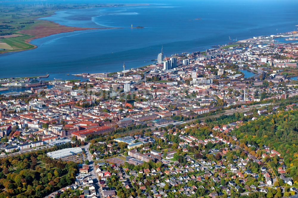 Aerial image Bremerhaven - City view on the river bank Weser in Bremerhaven in the state Bremen, Germany