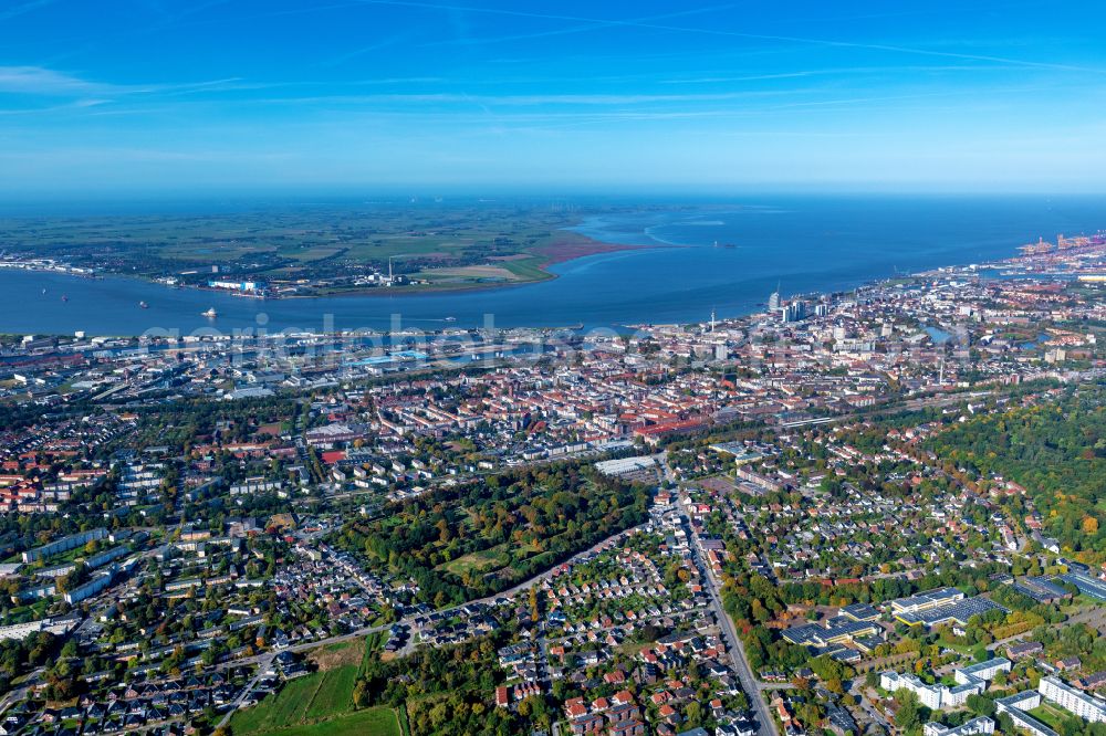 Aerial photograph Bremerhaven - City view on the river bank Weser in Bremerhaven in the state Bremen, Germany