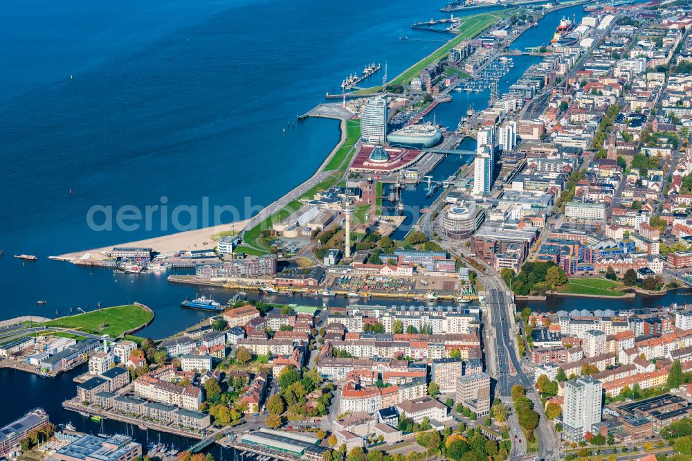 Aerial photograph Bremerhaven - City view on the river bank of the Weser river in Bremerhaven in the state Bremen, Germany