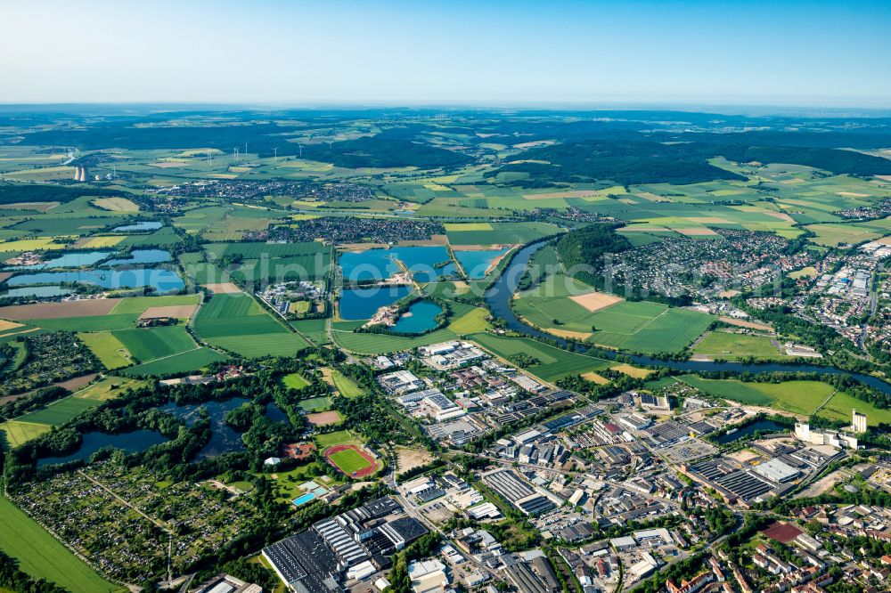 Aerial image Hameln - City view on the river bank of the Weser river in Hameln in the state Lower Saxony, Germany