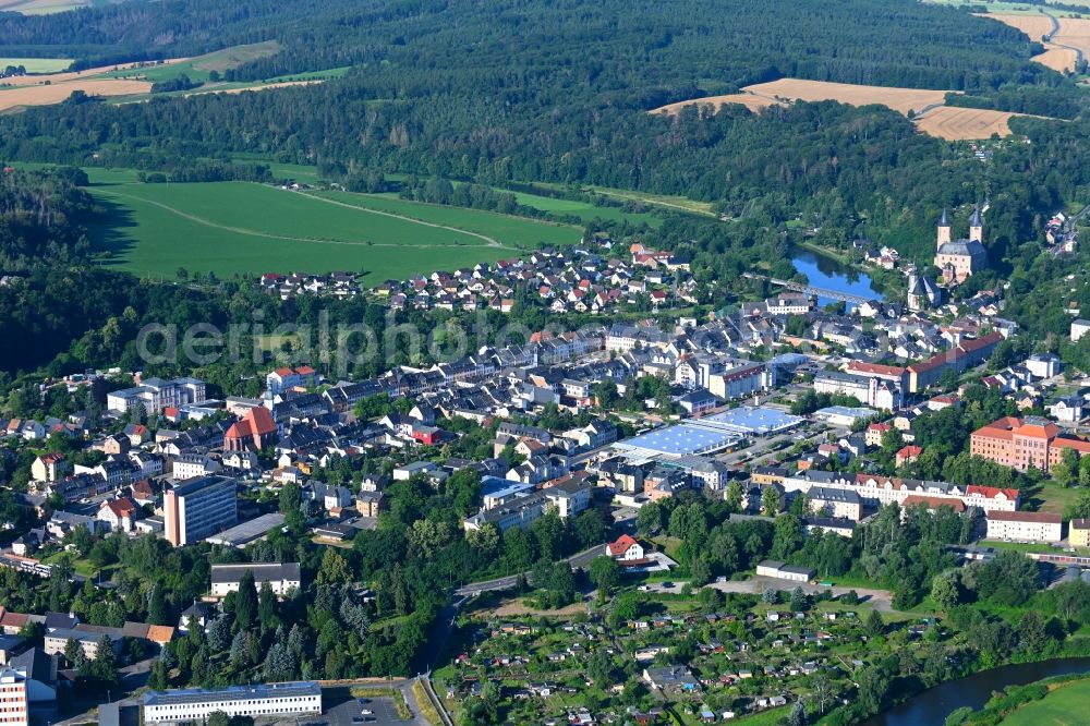 Aerial photograph Rochlitz - City view on the river bank Zwickauer Mulde in the district Zassnitz in Rochlitz in the state Saxony, Germany