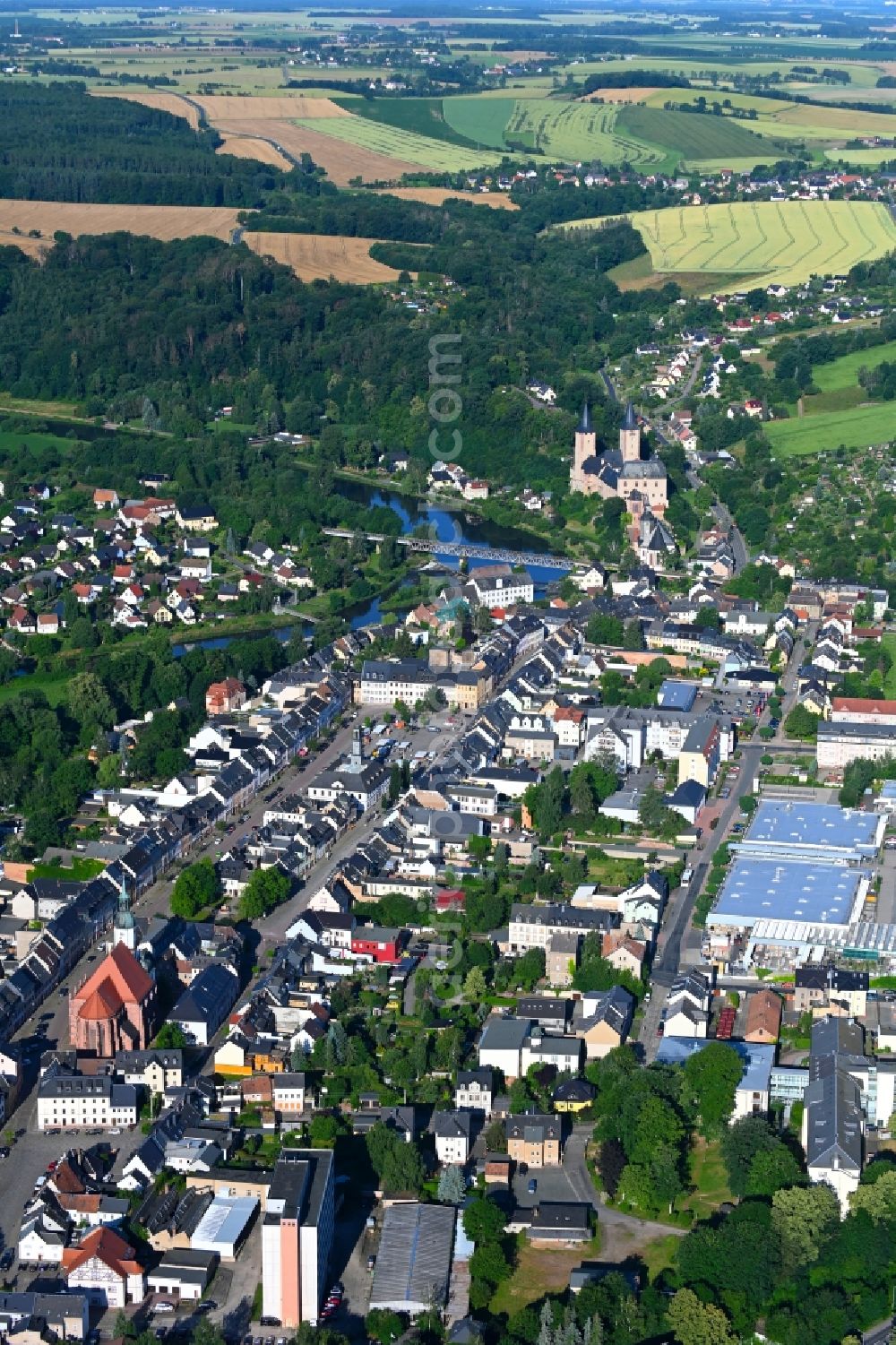 Aerial photograph Rochlitz - City view on the river bank Zwickauer Mulde in the district Zassnitz in Rochlitz in the state Saxony, Germany