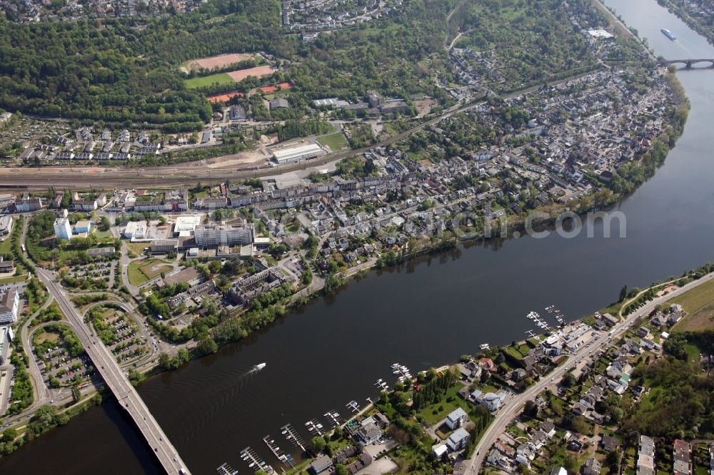 Koblenz OT Moselweiß from above - Cityscape on the banks of the Rhine course of Koblenz-Moselweiß in the state of Rhineland-Palatinate