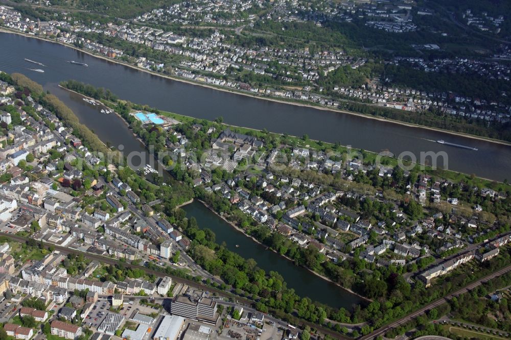 Koblenz OT Oberwerth from the bird's eye view: Cityscape on the banks of the Rhine course of Koblenz-Oberwerth in the state of Rhineland-Palatinate