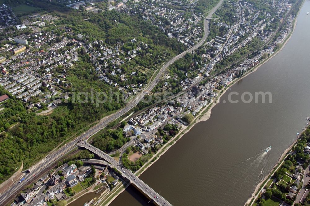 Koblenz OT Pfaffendorf from the bird's eye view: Cityscape on the banks of the Rhine course of Koblenz-Pfaffendorf in the state of Rhineland-Palatinate