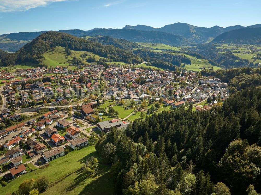 Aerial photograph Oberstaufen - City view of the inner city area in the valley surrounded by mountains in Oberstaufen Allgaeu in the state Bavaria, Germany