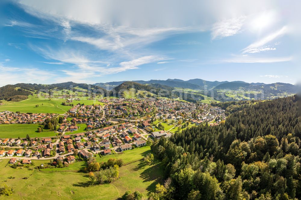 Aerial photograph Oberstaufen - City view of the inner city area in the valley surrounded by mountains in Oberstaufen Allgaeu in the state Bavaria, Germany