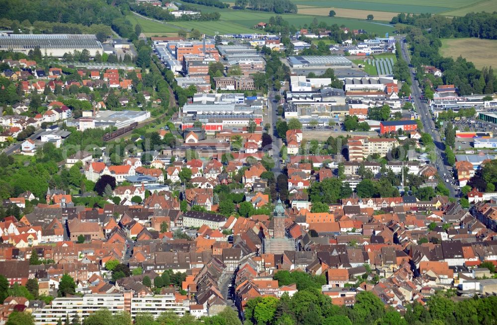 Einbeck from the bird's eye view: Cityscape and course of the Grimsehlstraße, Altendorfer gate und der Altendorfer street in Einbeck in the state Lower Saxony