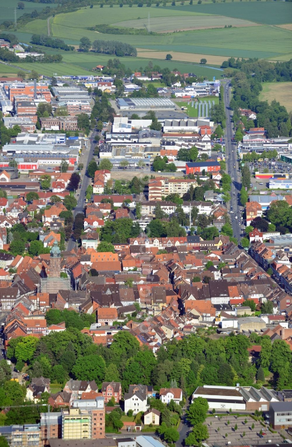 Aerial image Einbeck - Cityscape and course of the Grimsehlstraße, Altendorfer gate und der Altendorfer street in Einbeck in the state Lower Saxony