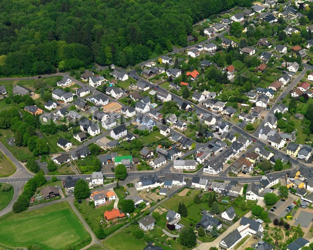 Welschneudorf from the bird's eye view: City view from Welschneudorf in the state Rhineland-Palatinate