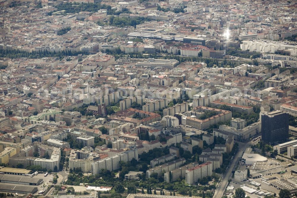 Aerial image Wien - View of the city of Vienna in Austria. View from the 20th district of Vienna Brigittenau and towards the 9th district Alsergrund with the two bed towers of the General Hospital and University Campus