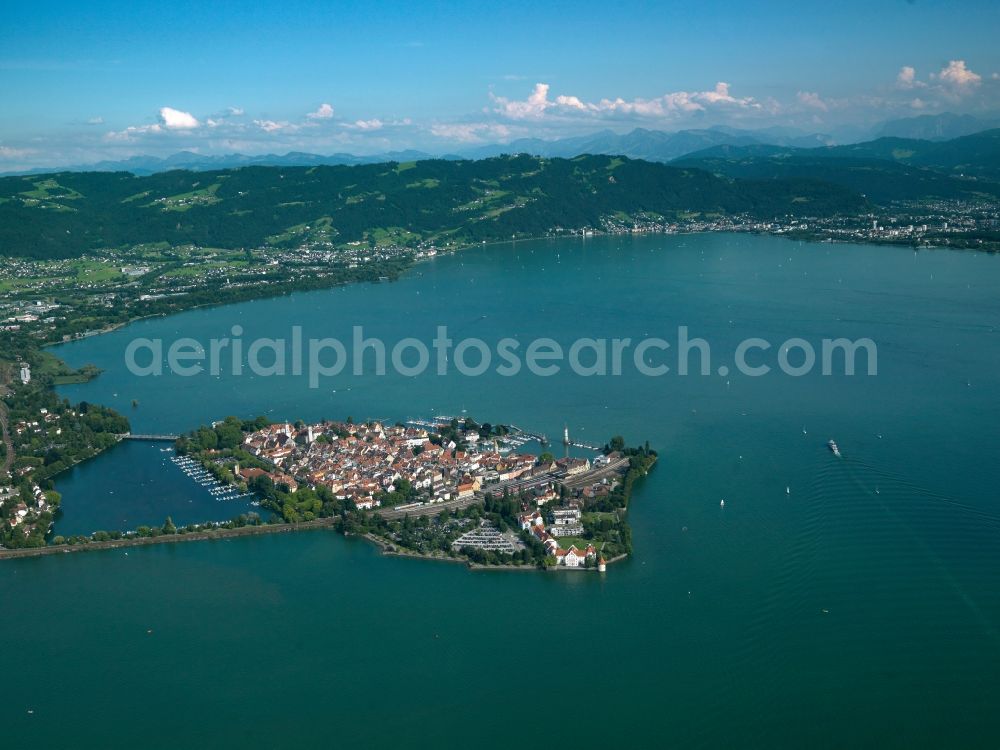 Aerial photograph Lindau (Bodensee) - City view from the center of the town of Lindau (Bodensee) in Bavaria