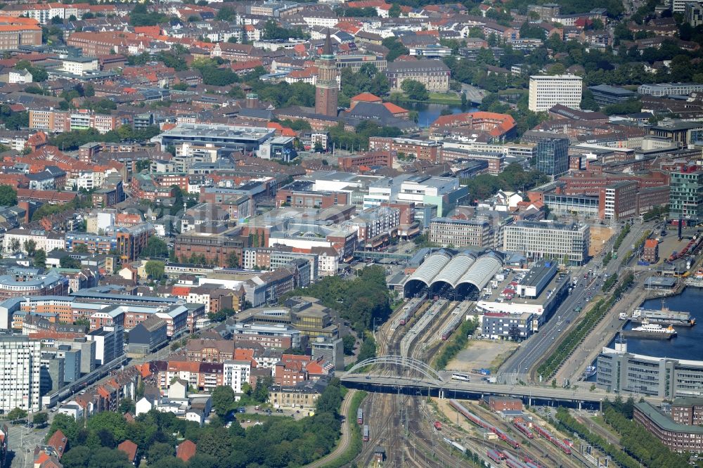 Kiel from the bird's eye view: View of the city centre of Kiel in the state of Schleswig-Holstein. View of the downtown area from the South, the main station is located on the right