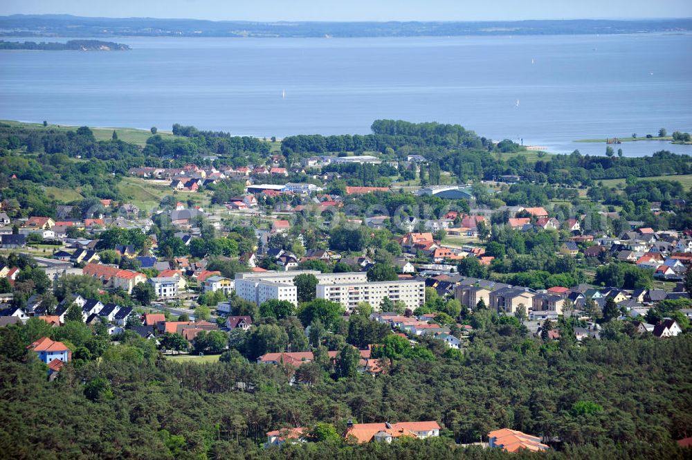 Zinnowitz from above - Stadtansicht von Zinnowitz und Ostsee auf der Insel Usedom in Mecklenburg-Vorpommern. Cityscape of Zinnowitz and Baltic Sea at the island Usedom in Mecklenburg-Western Pomerania.