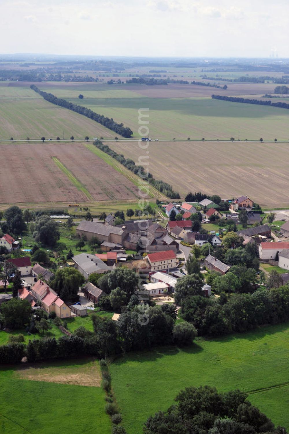 Zschettgau from the bird's eye view: Stadtansicht von Zschettgau ein Ortsteil von Eilenburg in Sachsen. Townscape of Zschettgau a district of Eilenburg in Saxony.