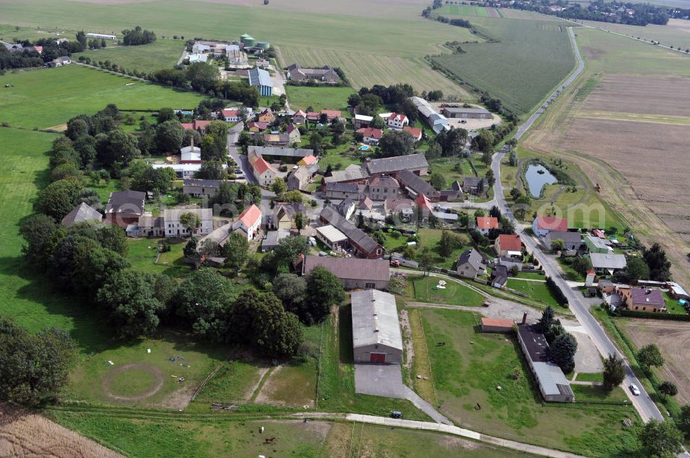 Zschettgau from the bird's eye view: Stadtansicht von Zschettgau ein Ortsteil von Eilenburg in Sachsen. Townscape of Zschettgau a district of Eilenburg in Saxony.