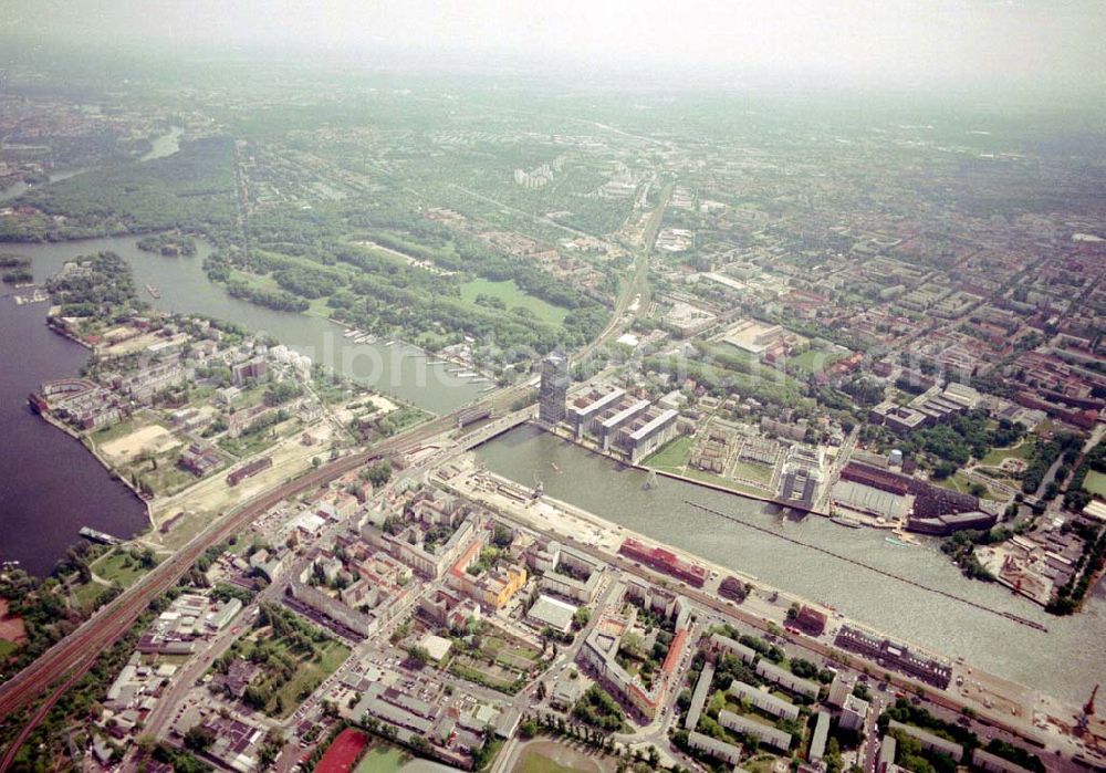 Berlin - Friedrichshain from above - Wohngebiete an der Halbinsel Stralau in Berlin - Friedrichshain