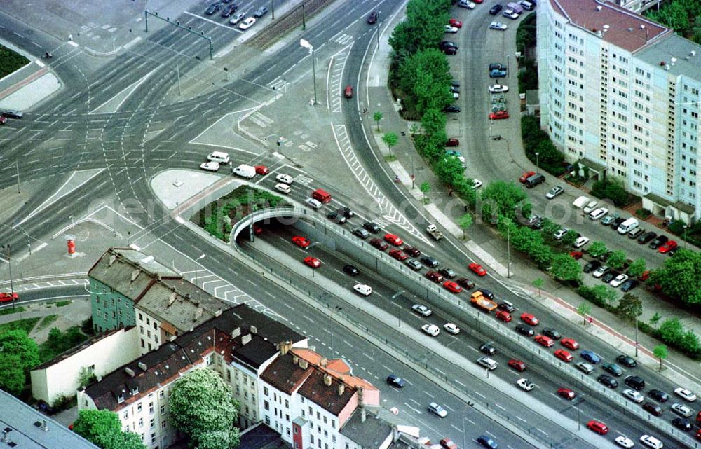 Berlin-Lichtenberg from the bird's eye view: Stadtautobahntunnel der B1 in Berlin-Lichtenberg.