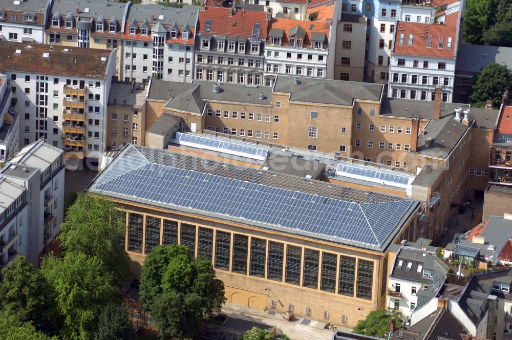 Aerial photograph Berlin - Sicht auf das Stadtbad Mitte in Berlin. Das Schwimmbad gehört zu der Berliner Bäder-Betriebe AöR, dem größten Badbetreiber Europas. View to the Swimming Bath Mitte in Berlin. The indoor swimming pool belongs to the company Berliner Bäder-Betriebe AöR. It is the biggest bath operator in Europe.