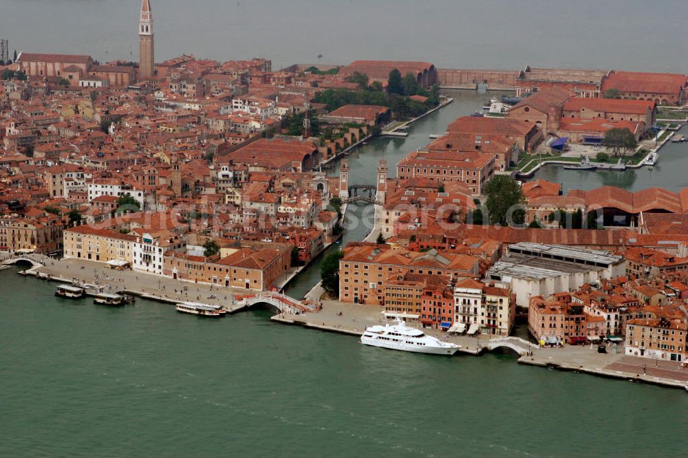 Venedig from the bird's eye view: Blick auf das Stadtvirtel Castello mit der Schiffswerft Arsenal in Venedig. View to the city district Castello with the shipyard Arsenal in Venice.