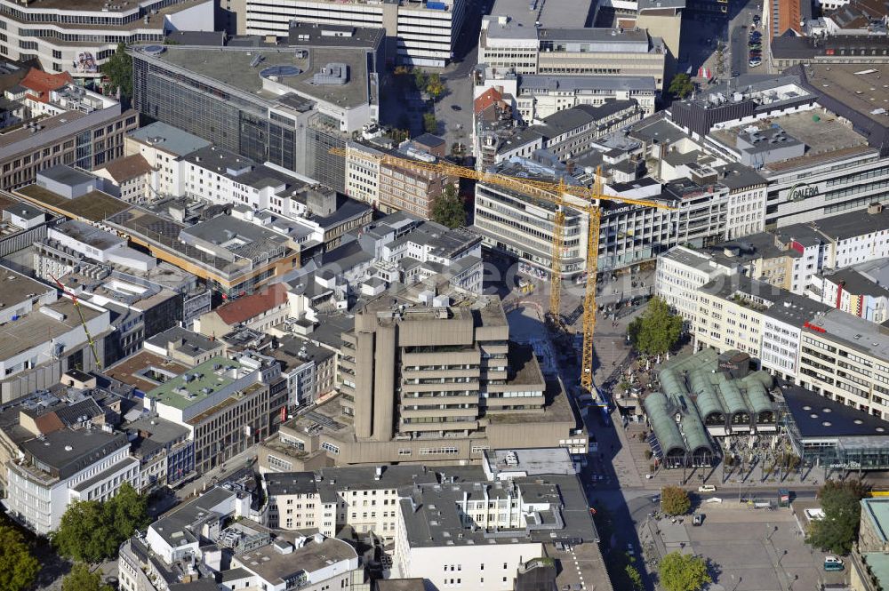 Aerial image Hannover - Blick auf den Stadtbezirk Hannover-Mitte mit dem Kröpcke, dem Kröpcke Center und dem Mövenpick Restaurant. Im Hintergrund sind die Filialen von Karstadt und H&M zu erkennen. Der Kröpcke ist ein zentraler Platz in der Innenstadt, der nach einem benachbarten Cafe benannt wurde. Heute wird dieses Cafe von der Firma Mövenpick weitergeführt. Das Kröpcke Center wurde 1970 erbaut und beeinhaltet Wohnungen und ein Einkaufszentrum. View to the district Hannover-Mitte withe the Kröpcke, the Kröpcke Center and the Mövenpick restaurant. In the background are the branches of Karstadt and H&M. The Kröpcke is an zentral place in the inner city of Hannover, wich was named after an neighbouring cafe. Today this cafe is pursued by the Mövenpick company. The Kröpcke center was built in 1970 and includes flats and an Shopping Center.