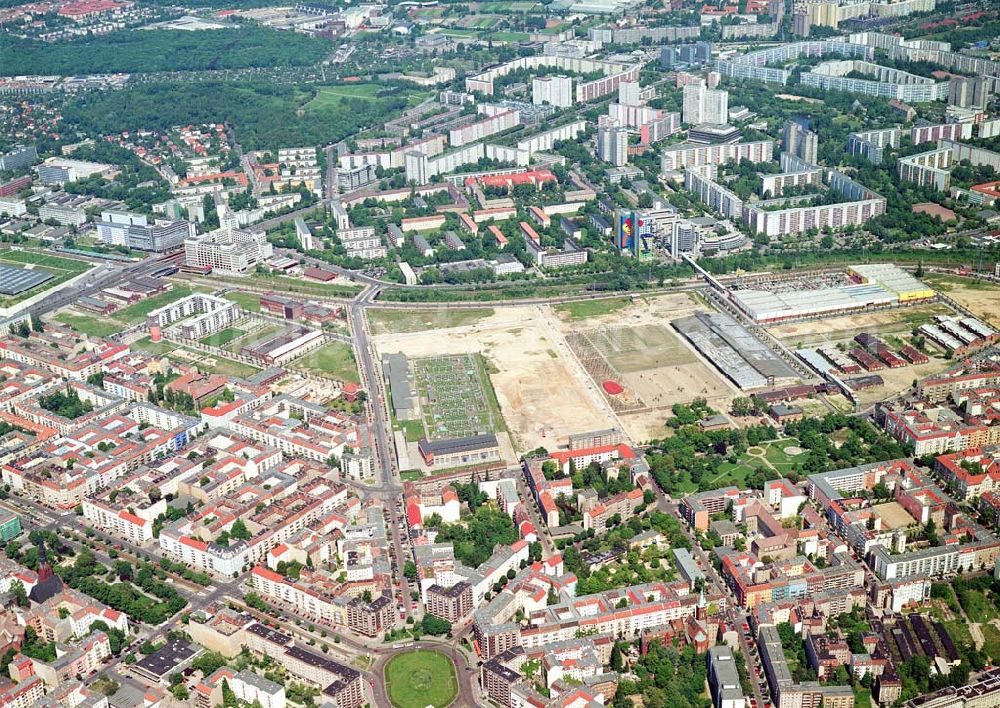 Aerial image Berlin-Friedrichshain - Stadtentwicklungsgebiet Eldenaer Straße/ Landsberger Allee in Berlin-Friedrichshain (Gelände der Alten Schlachthöfe)- ein Projekt der SES Stadtentwicklungsgebiet Eldenaer Straße mbH, Thaerstraße 30/31 in 10249 Berlin, Tel.: 030 42846133.