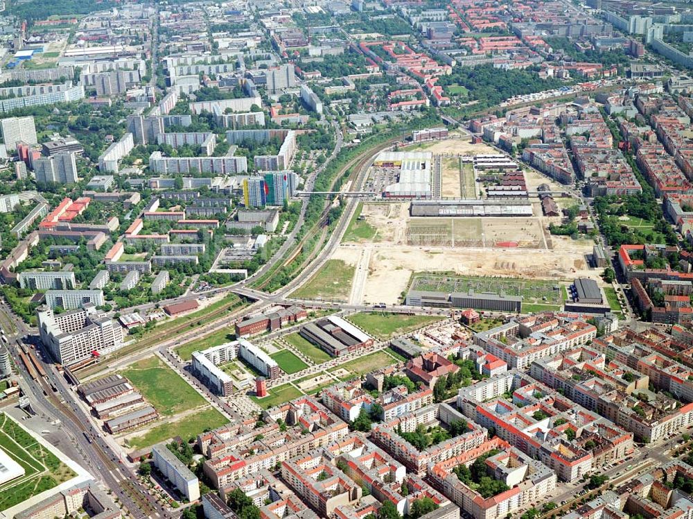 Berlin-Friedrichshain from the bird's eye view: Stadtentwicklungsgebiet Eldenaer Straße/ Landsberger Allee in Berlin-Friedrichshain (Gelände der Alten Schlachthöfe)- ein Projekt der SES Stadtentwicklungsgebiet Eldenaer Straße mbH, Thaerstraße 30/31 in 10249 Berlin, Tel.: 030 42846133.