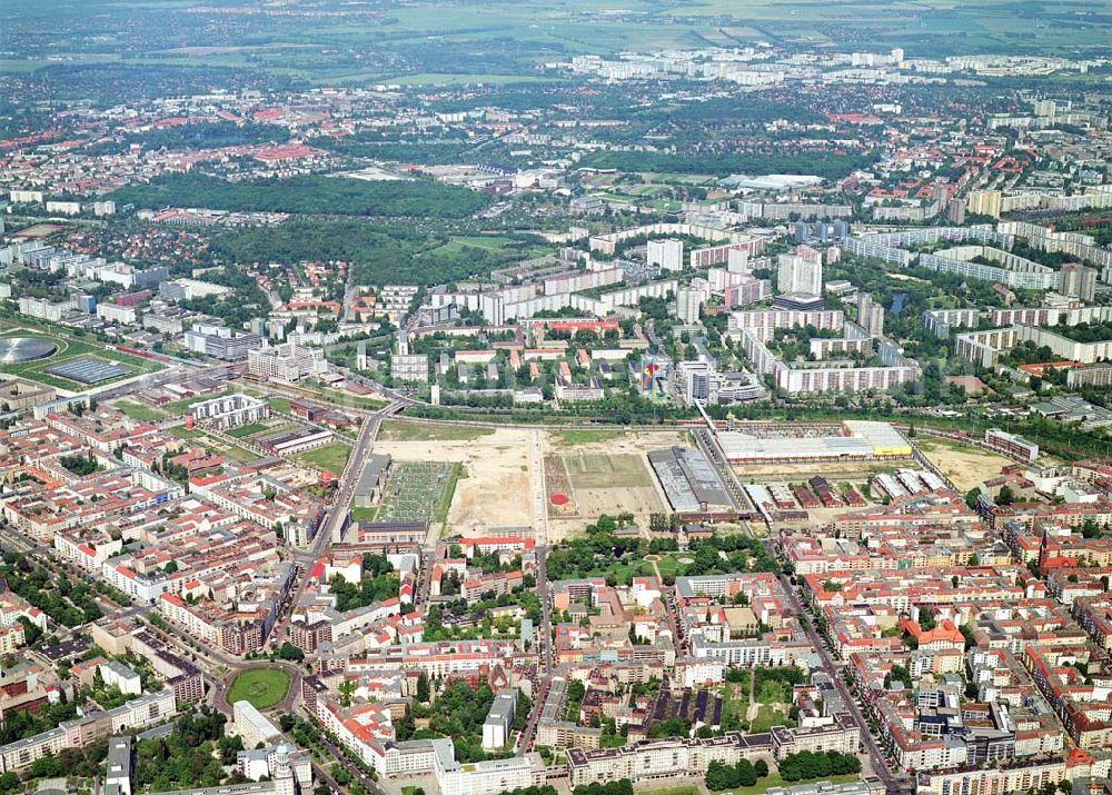 Aerial image Berlin-Friedrichshain - Stadtentwicklungsgebiet Eldenaer Straße/ Landsberger Allee in Berlin-Friedrichshain (Gelände der Alten Schlachthöfe)- ein Projekt der SES Stadtentwicklungsgebiet Eldenaer Straße mbH, Thaerstraße 30/31 in 10249 Berlin, Tel.: 030 42846133.