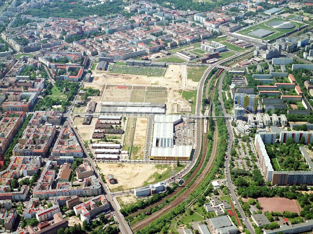 Aerial image Berlin-Friedrichshain - Stadtentwicklungsgebiet Eldenaer Straße/ Landsberger Allee in Berlin-Friedrichshain (Gelände der Alten Schlachthöfe)- ein Projekt der SES Stadtentwicklungsgebiet Eldenaer Straße mbH, Thaerstraße 30/31 in 10249 Berlin, Tel.: 030 42846133.