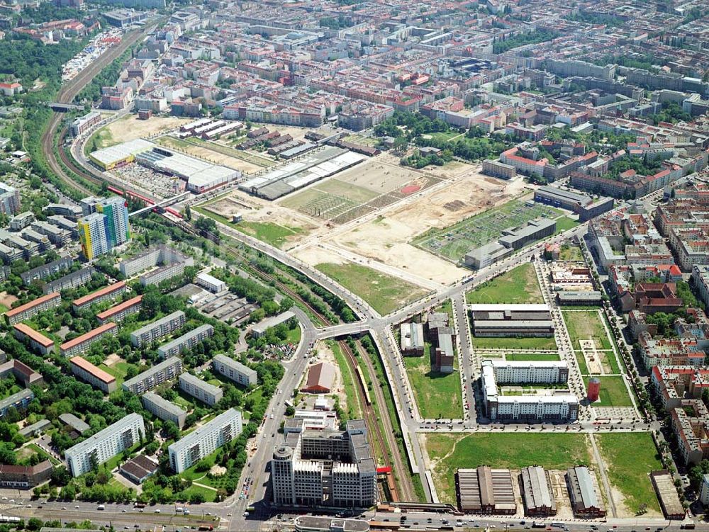 Berlin-Friedrichshain from above - Stadtentwicklungsgebiet Eldenaer Straße/ Landsberger Allee in Berlin-Friedrichshain (Gelände der Alten Schlachthöfe)- ein Projekt der SES Stadtentwicklungsgebiet Eldenaer Straße mbH, Thaerstraße 30/31 in 10249 Berlin, Tel.: 030 42846133.