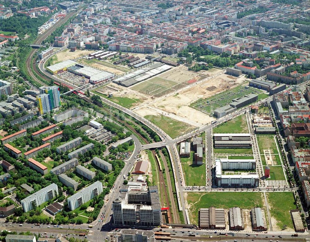 Berlin-Friedrichshain from the bird's eye view: Stadtentwicklungsgebiet Eldenaer Straße/ Landsberger Allee in Berlin-Friedrichshain (Gelände der Alten Schlachthöfe)- ein Projekt der SES Stadtentwicklungsgebiet Eldenaer Straße mbH, Thaerstraße 30/31 in 10249 Berlin, Tel.: 030 42846133.