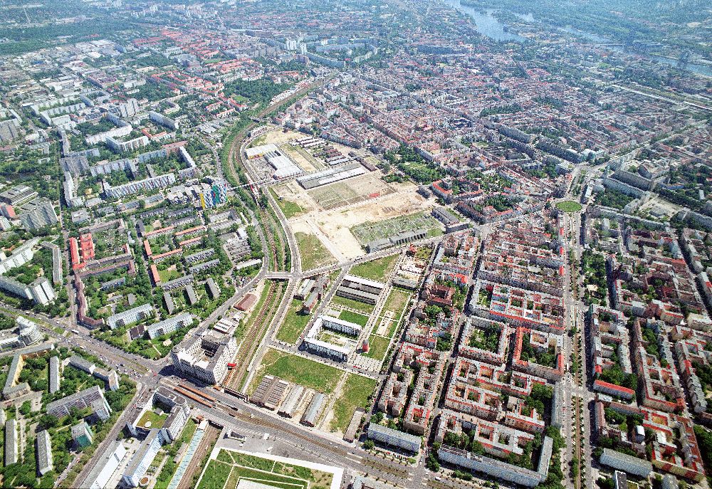 Aerial image Berlin-Friedrichshain - Stadtentwicklungsgebiet Eldenaer Straße/ Landsberger Allee in Berlin-Friedrichshain (Gelände der Alten Schlachthöfe)- ein Projekt der SES Stadtentwicklungsgebiet Eldenaer Straße mbH, Thaerstraße 30/31 in 10249 Berlin, Tel.: 030 42846133.