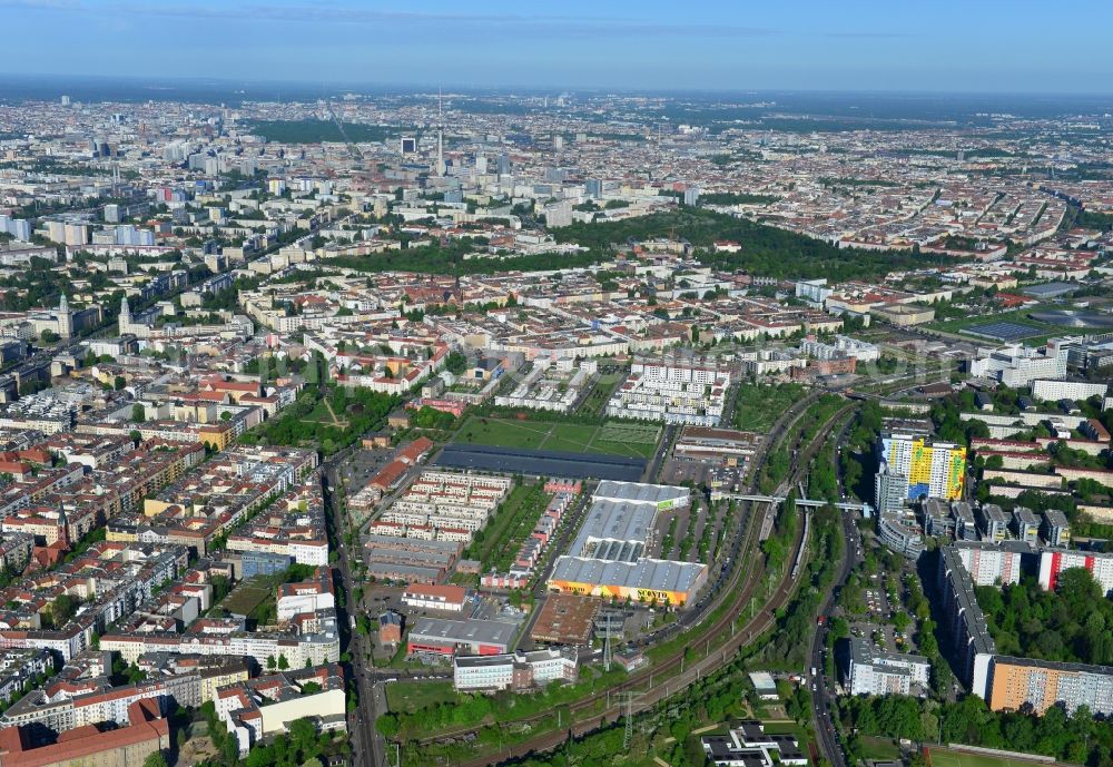 Aerial image Berlin - Urban development area on the premises of Eldenaer road - Storkower Strasse in Friedrichshain district of Berlin. On the grounds of the former East German slaughterhouse incur modern residential areas and neighborhoods. The housing companies in the real estate developers cds Wohnbau Berlin GmbH built on several building plots modern apartments and townhouses and terraced houses