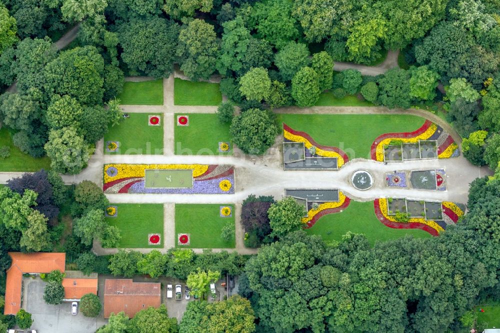 Aerial image Gelsenkirchen - View onto the municipal garden in the old city of Gelsenkirchen in the state North Rhine-Westphalia