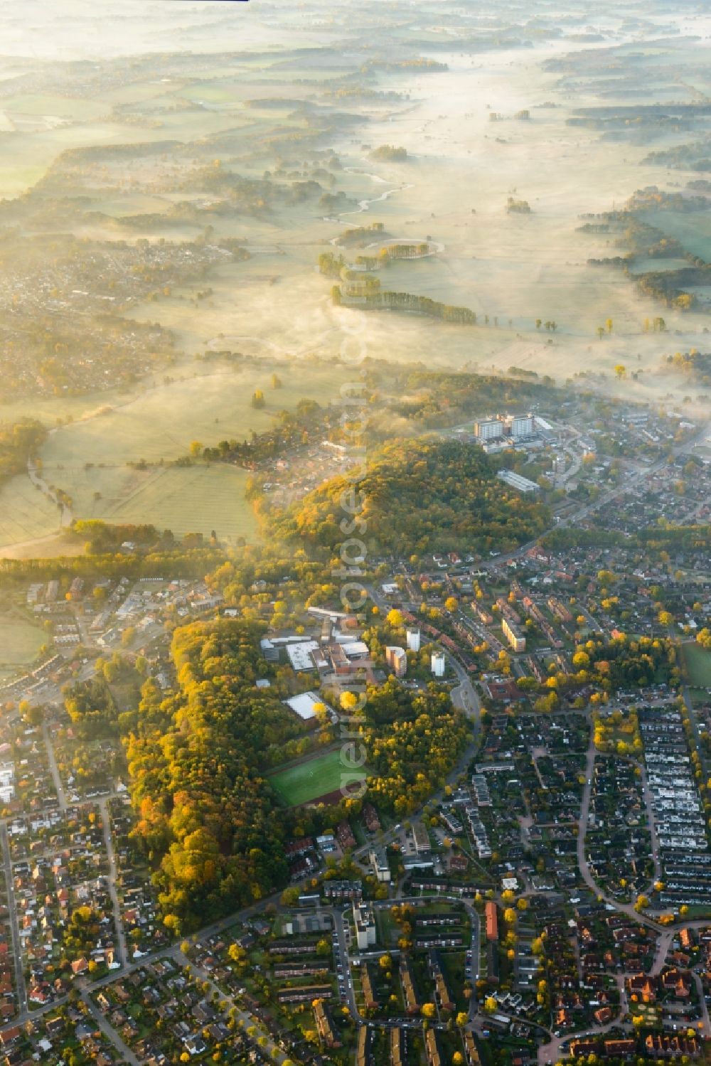 Stade from the bird's eye view: City area with outside districts and inner city area in Stade in the state Lower Saxony, Germany