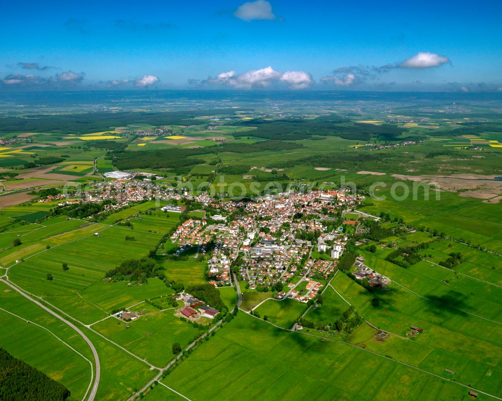 Aerial photograph Bad Buchau - Urban area with outskirts and inner city area on the edge of agricultural fields and arable land in Bad Buchau in the state Baden-Wuerttemberg, Germany