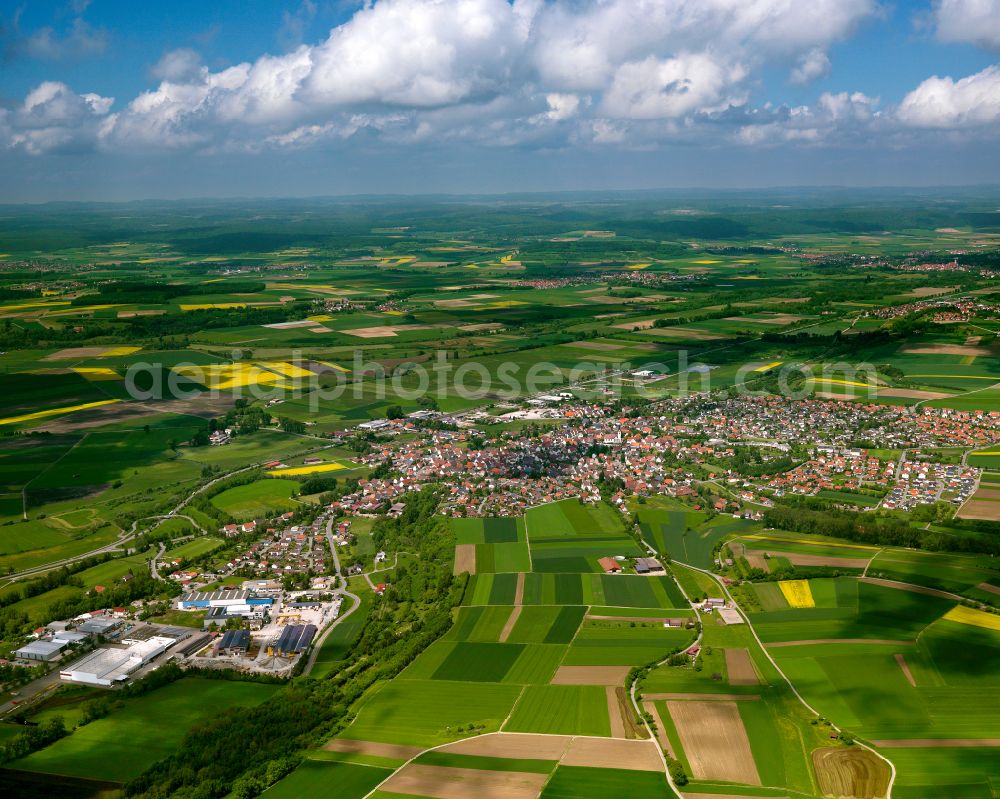 Aerial photograph Binzwangen - Urban area with outskirts and inner city area on the edge of agricultural fields and arable land in Binzwangen in the state Baden-Wuerttemberg, Germany