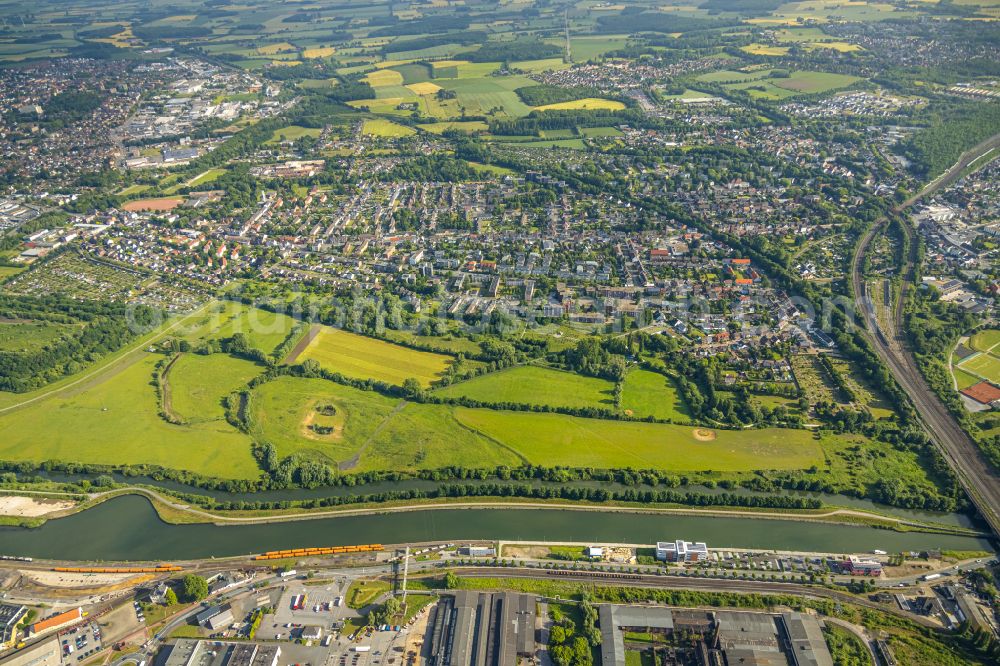 Hamm-Heessen from above - Urban area with outskirts and inner city area on the edge of agricultural fields and arable land in Heessen at Ruhrgebiet in the state North Rhine-Westphalia, Germany