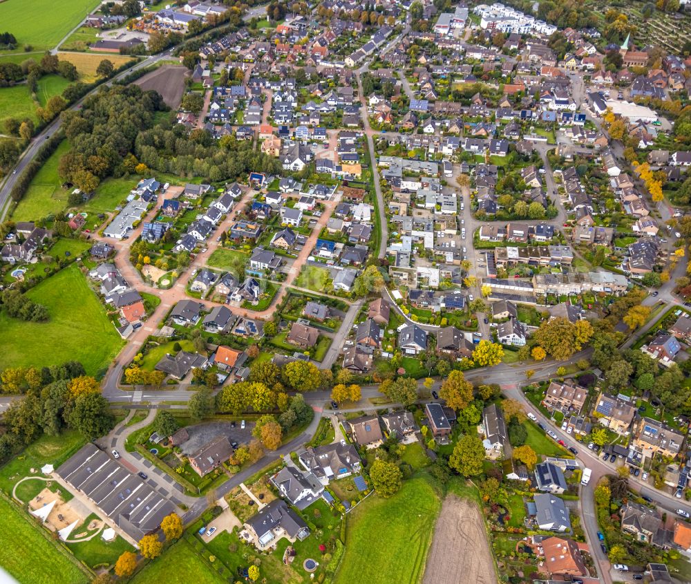 Krudenburg from the bird's eye view: Urban area with outskirts and inner city area on the edge of agricultural fields and arable land in Krudenburg at Ruhrgebiet in the state North Rhine-Westphalia, Germany