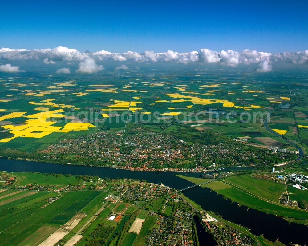 Aerial image Lauenburg/Elbe - Urban area with outskirts and inner city area on the edge of agricultural fields and arable land in Lauenburg/Elbe in the state Schleswig-Holstein, Germany