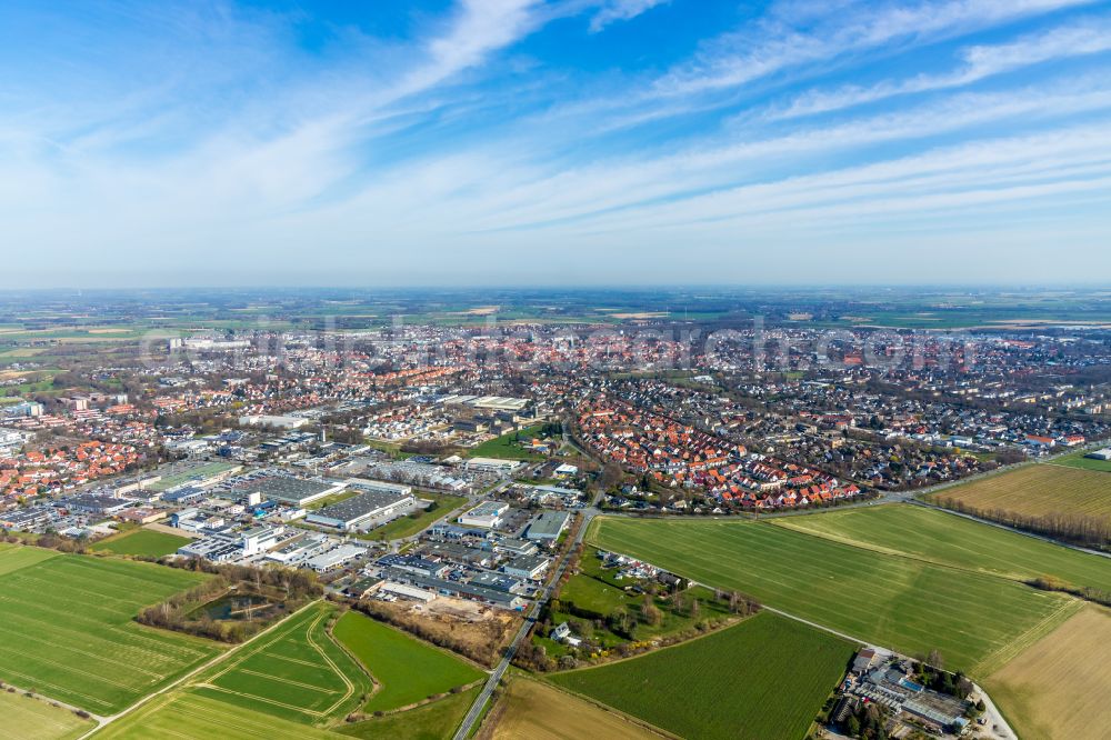 Aerial photograph Meiningsen - Urban area with outskirts and inner city area on the edge of agricultural fields and arable land in Meiningsen in the state North Rhine-Westphalia, Germany