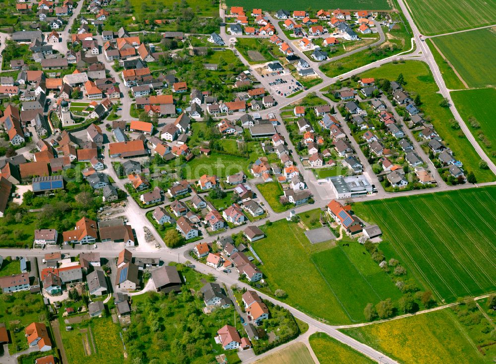 Aerial photograph Neenstetten - Urban area with outskirts and inner city area on the edge of agricultural fields and arable land in Neenstetten in the state Baden-Wuerttemberg, Germany