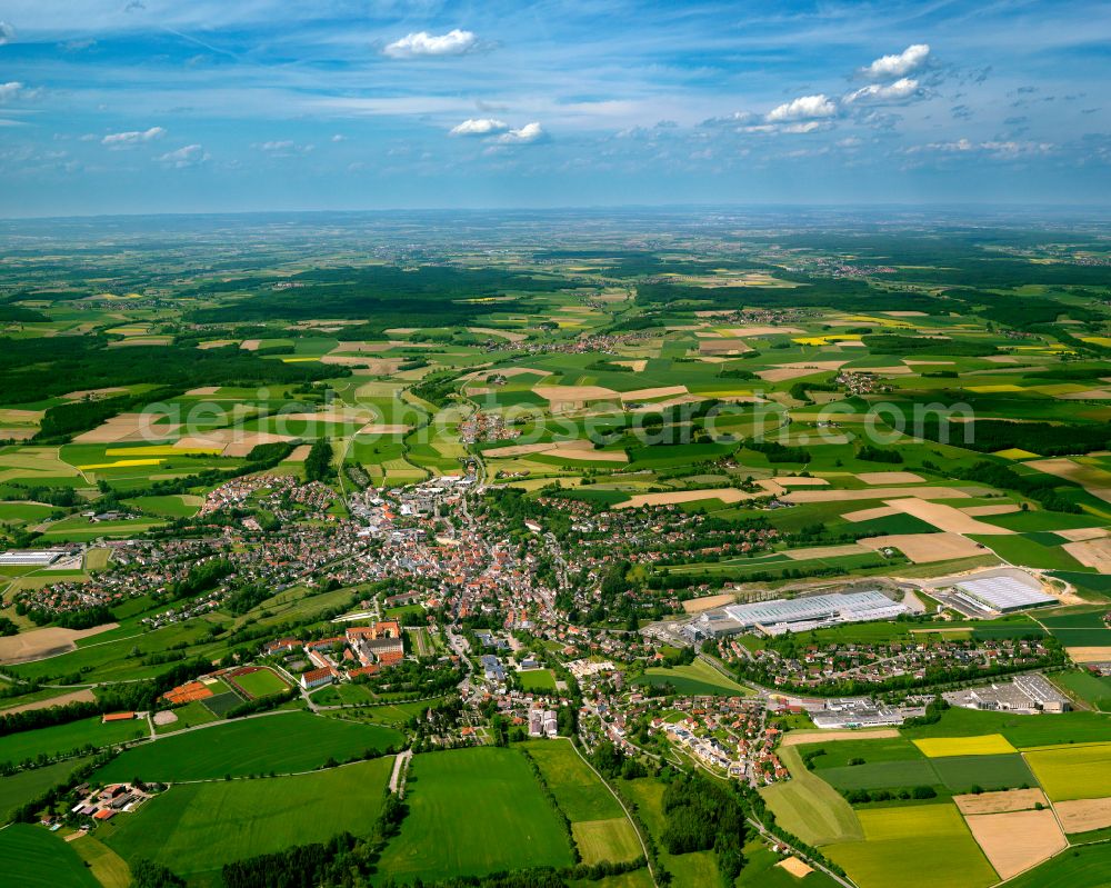 Aerial image Ochsenhausen - Urban area with outskirts and inner city area on the edge of agricultural fields and arable land in Ochsenhausen in the state Baden-Wuerttemberg, Germany