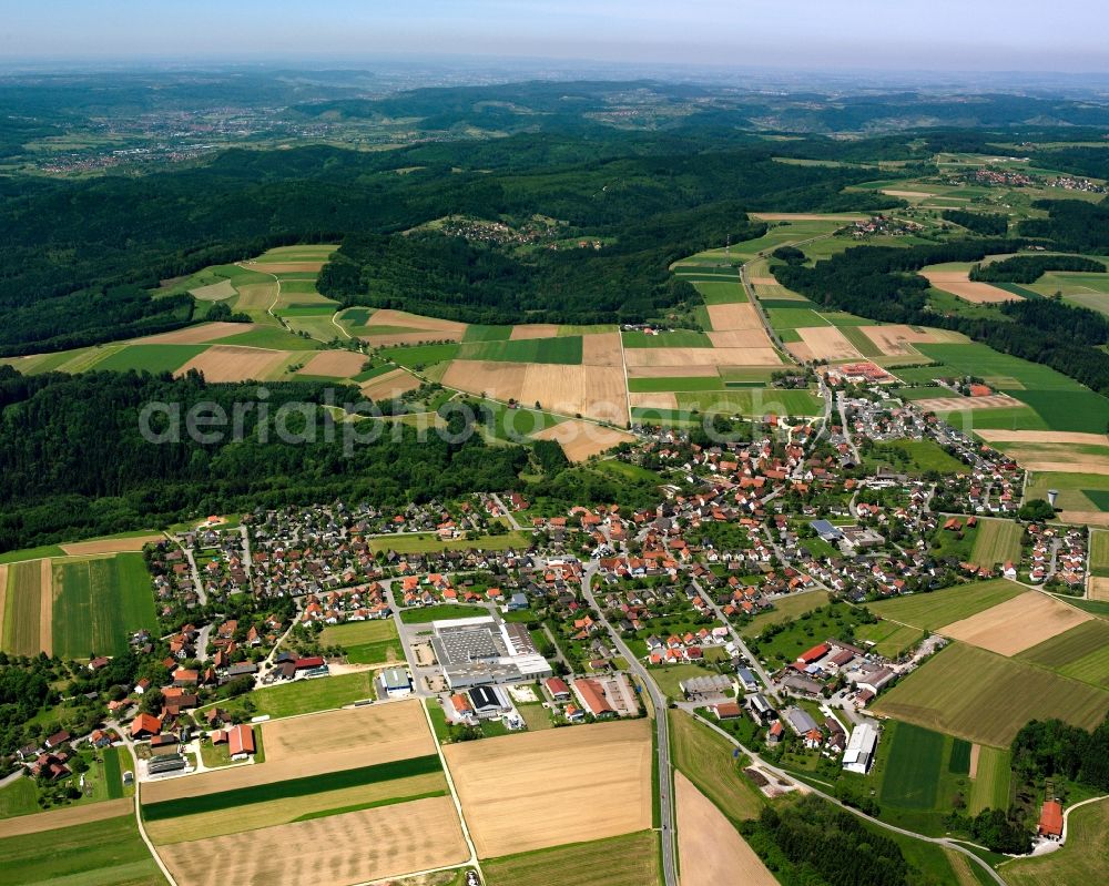 Aerial photograph Pfahlbronn - Urban area with outskirts and inner city area on the edge of agricultural fields and arable land in Pfahlbronn in the state Baden-Wuerttemberg, Germany