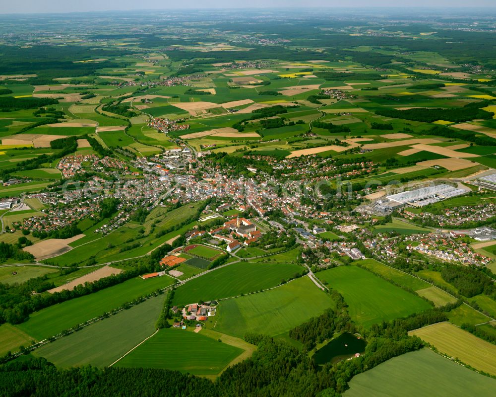 Aerial photograph Reinstetten - Urban area with outskirts and inner city area on the edge of agricultural fields and arable land in Reinstetten in the state Baden-Wuerttemberg, Germany